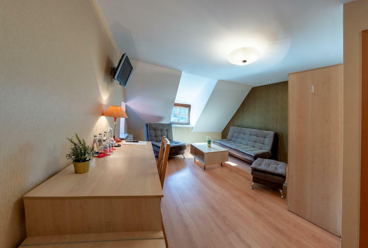Hotel - Bar Grafaite Šiauliai المظهر الخارجي الصورة